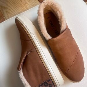 TOMS Tan Slip-Ons with Faux Fur and Leopard Detail